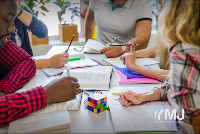 Curso Formação em Avaliação Educacional e Construção de Instrumentos Avaliativos