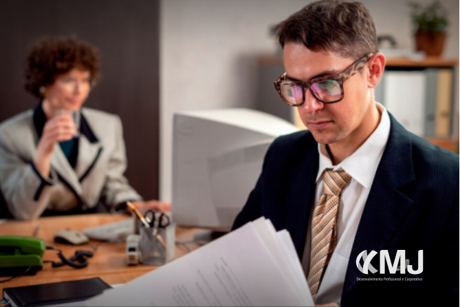 Auxiliar de Licitações